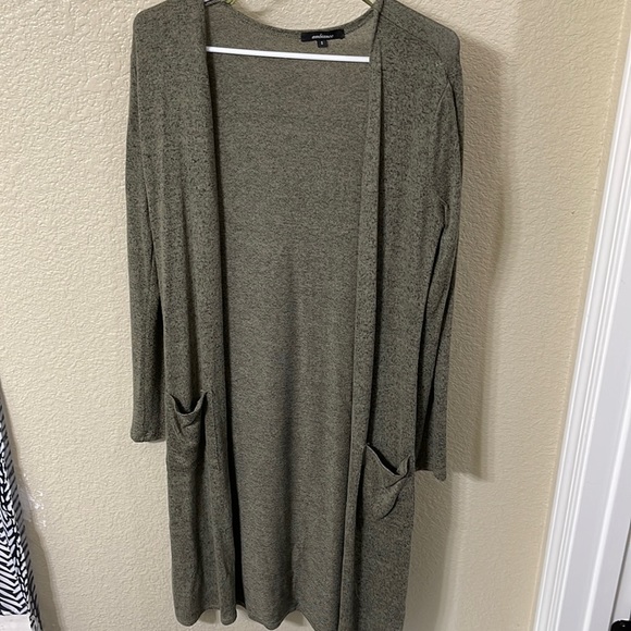 Small cardigan - Picture 1 of 1